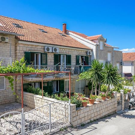 Apartments And Rooms With Parking Space Supetar, Brac - 5658 Bagian luar foto