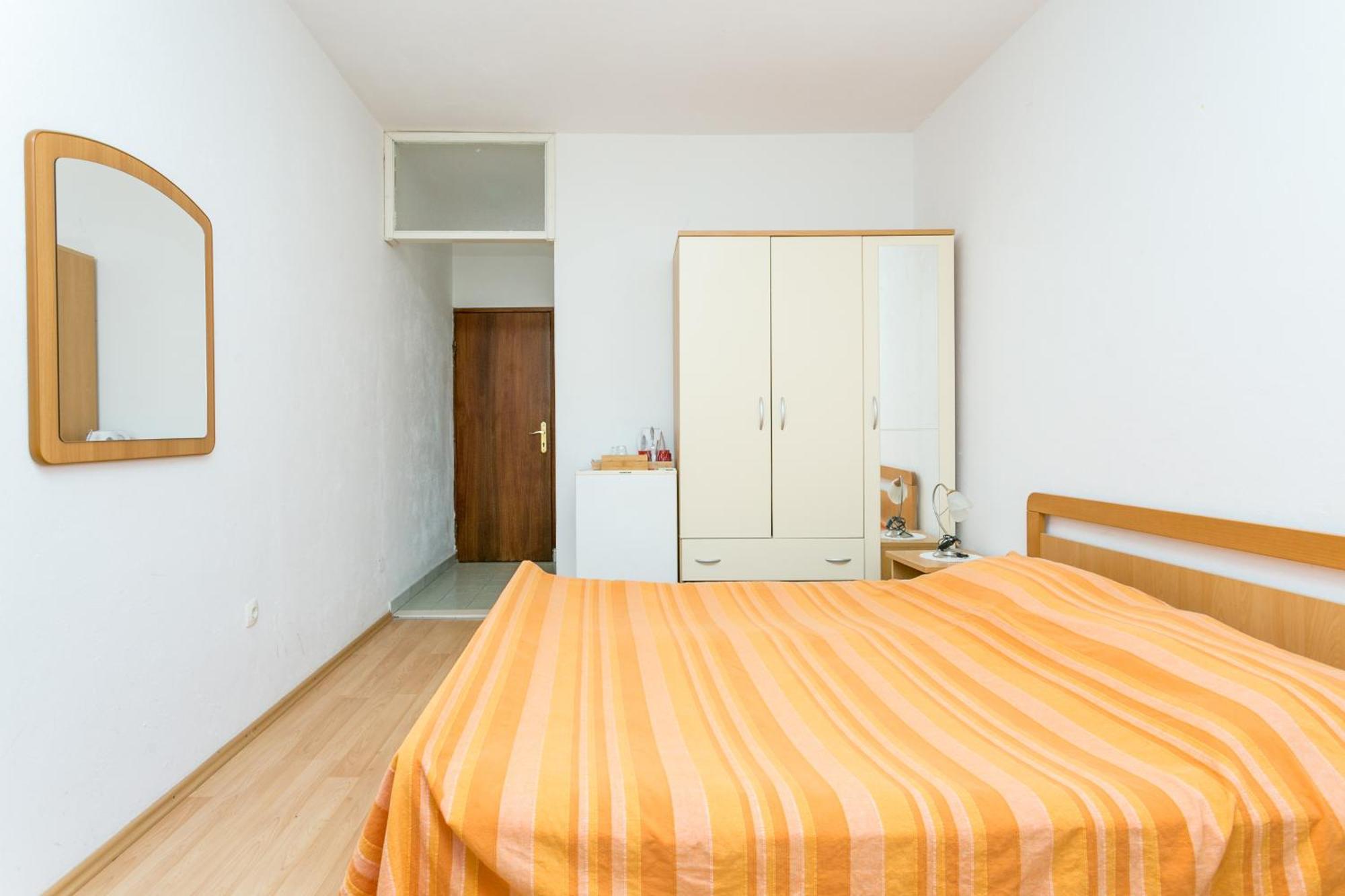 Apartments And Rooms With Parking Space Supetar, Brac - 5658 Ruang foto