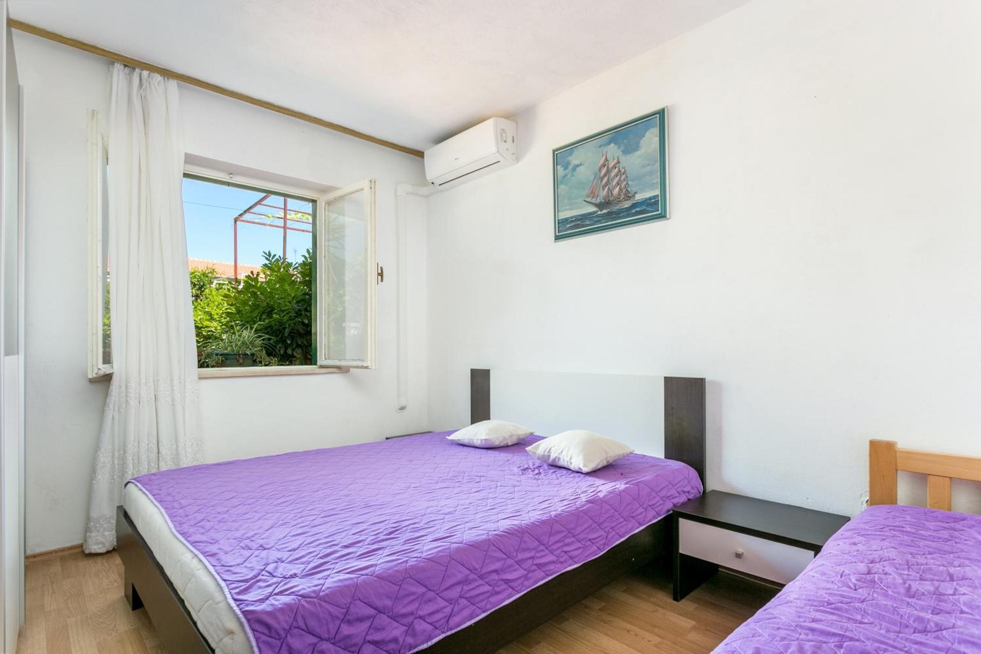 Apartments And Rooms With Parking Space Supetar, Brac - 5658 Bagian luar foto