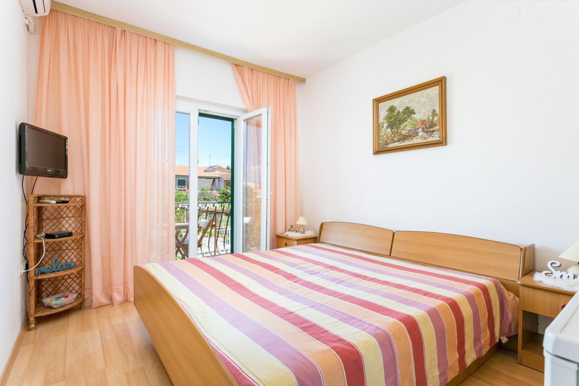 Apartments And Rooms With Parking Space Supetar, Brac - 5658 Bagian luar foto