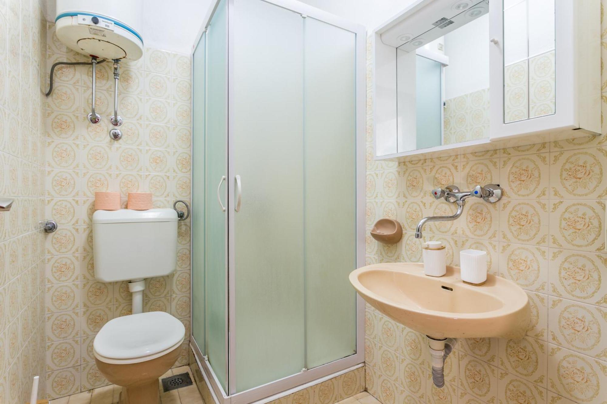 Apartments And Rooms With Parking Space Supetar, Brac - 5658 Bagian luar foto