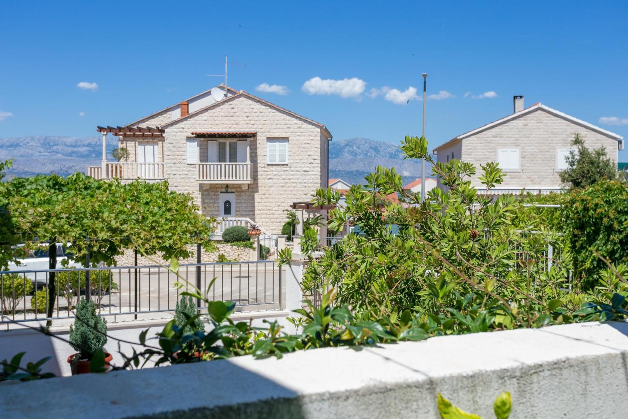 Apartments And Rooms With Parking Space Supetar, Brac - 5658 Bagian luar foto