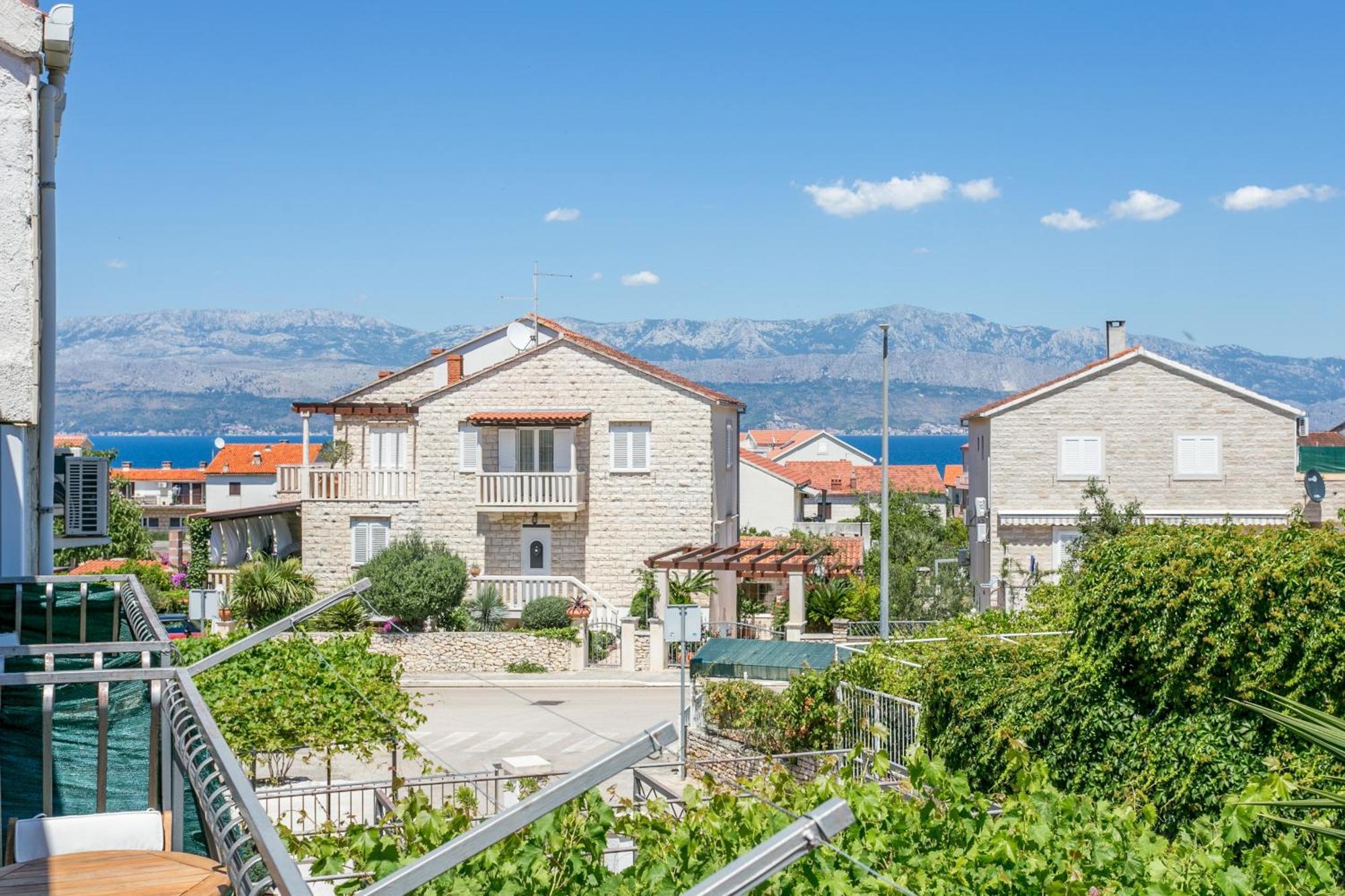 Apartments And Rooms With Parking Space Supetar, Brac - 5658 Bagian luar foto